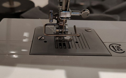  Prensatelas de punto recto para máquinas de coser Singer,  posición de aguja central : Arte y Manualidades