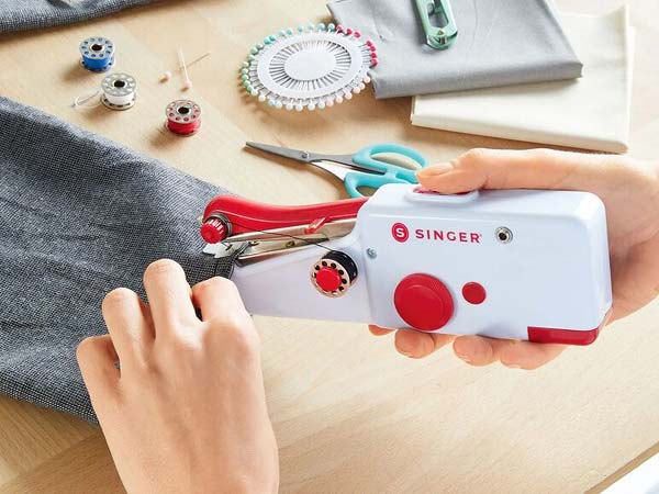 Máquina de coser portátil